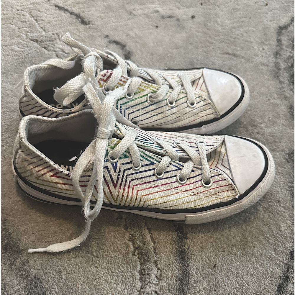 Converse Lowtop Sneakers Size 2